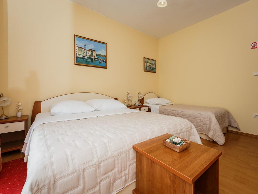 Hotel Adria Kastela Ngoại thất bức ảnh