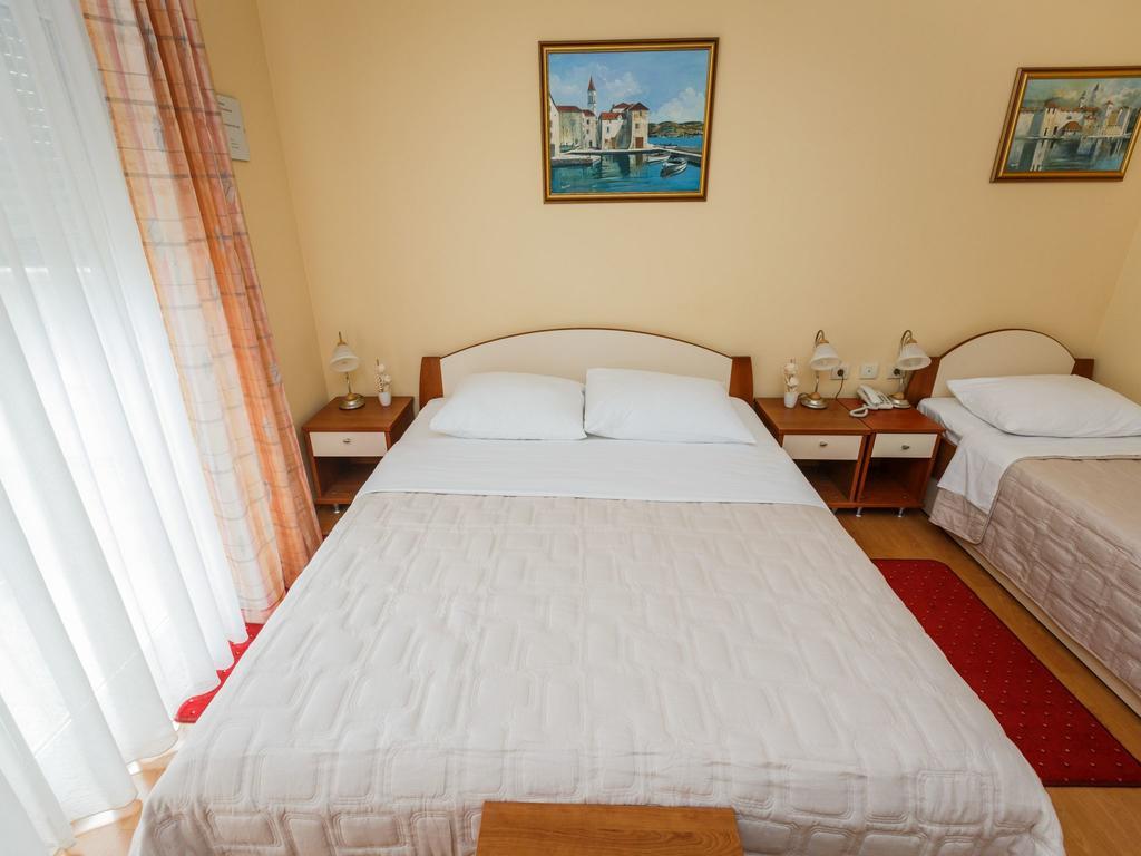 Hotel Adria Kastela Ngoại thất bức ảnh