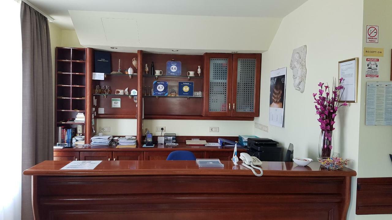 Hotel Adria Kastela Ngoại thất bức ảnh