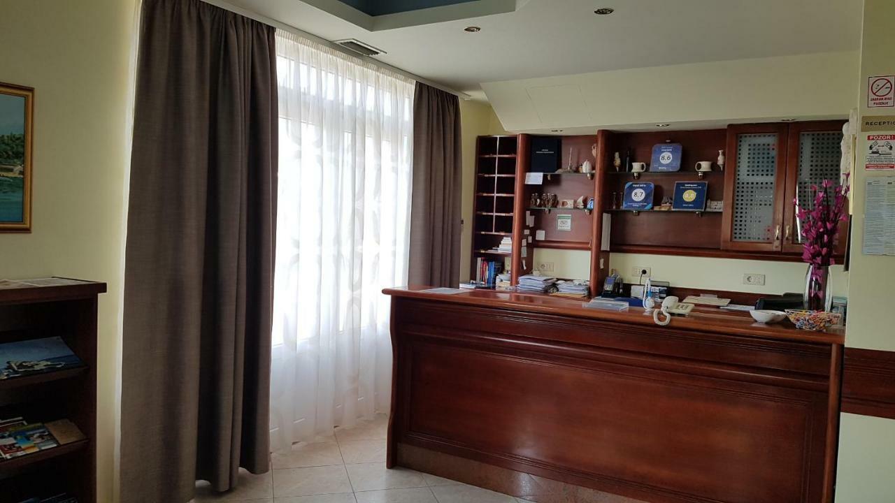Hotel Adria Kastela Ngoại thất bức ảnh